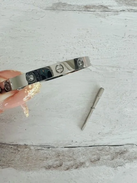 18k WGold Screw-in Cuff Bracelet wDriver