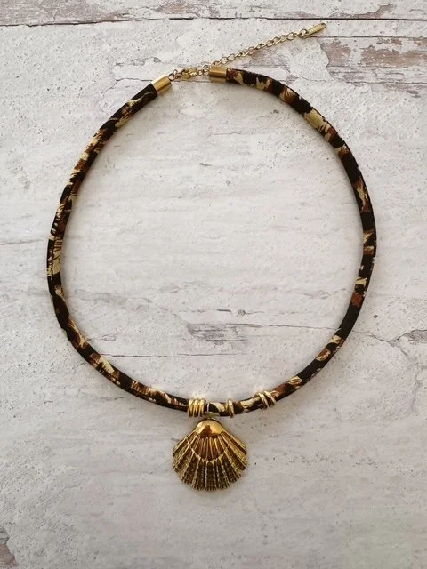 Safari Print Choker