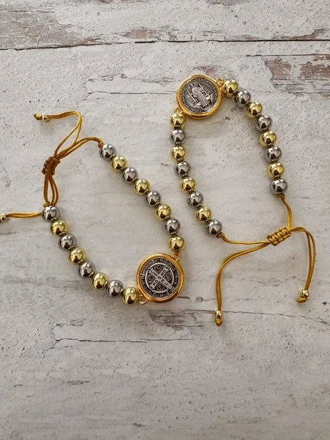 Escapulario Bracelet Tie