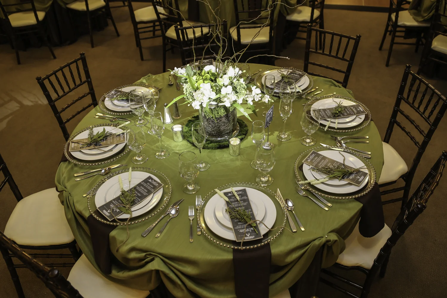 Deerfield Tasting Setup Floral Centerpiece Pinspot