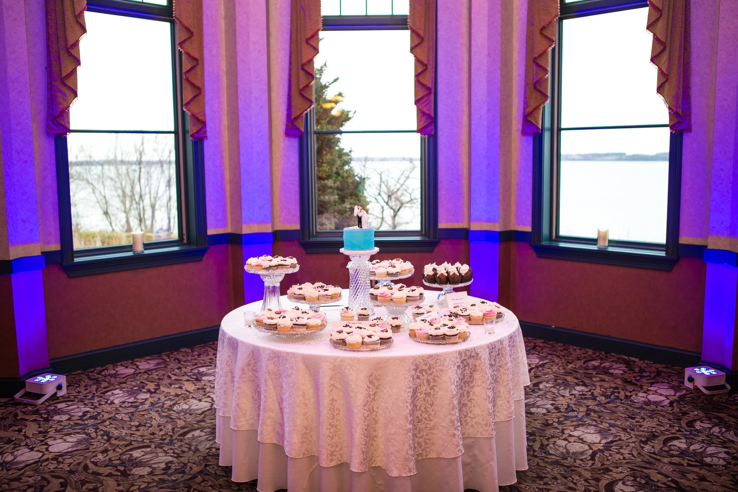 Cake & Dessert Table Display with Lighting