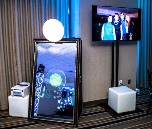 Mirror+Booth.jpg