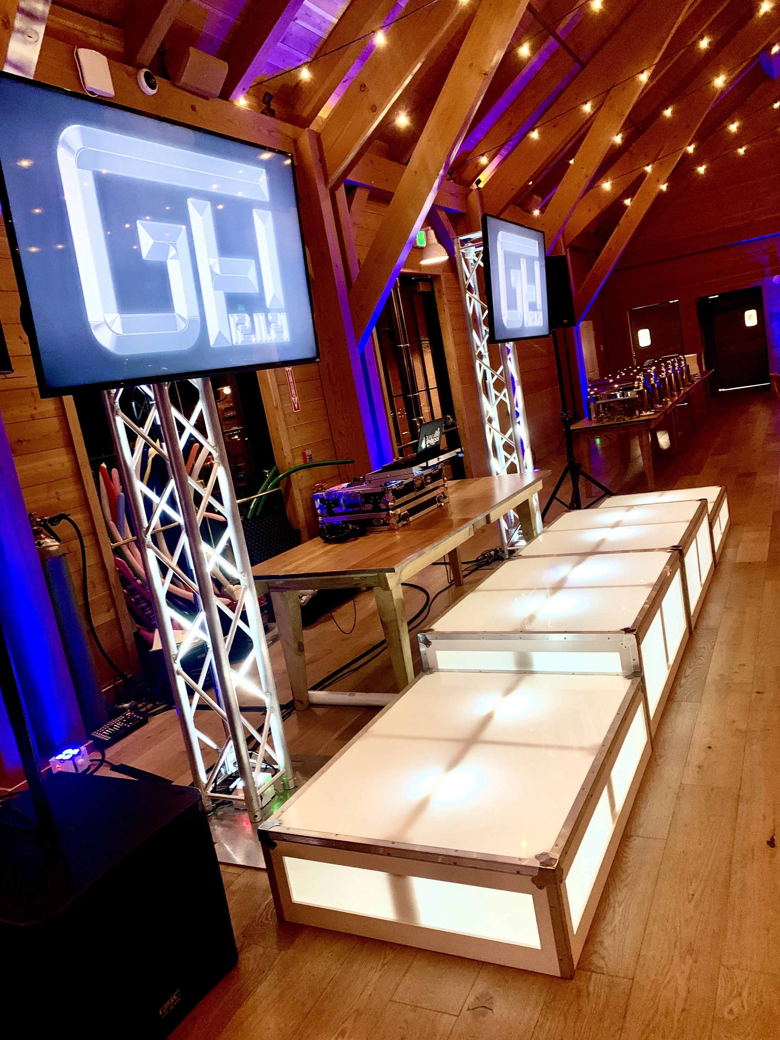 Multimedia TV Display Rentals Rochester NY | Screens