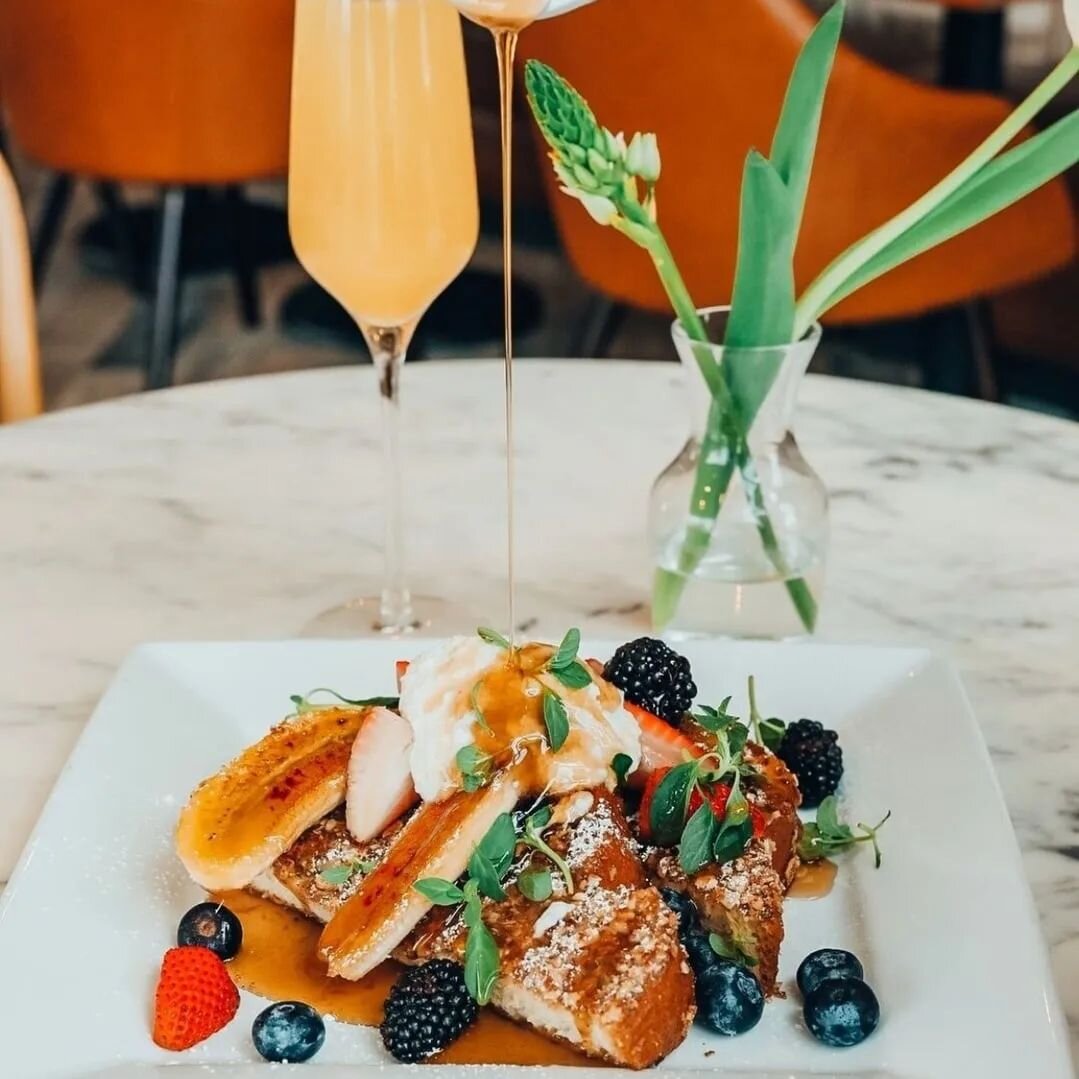 JAZZ BRUNCH!! 🎷🎵 Jazz it up this Mother&rsquo;s Day! Choose from one of our 6 restaurants for brunch and enjoy jazz music by Sunset Drive from 11 AM to 2 PM.  You'll get a big hug from Mom when you bring her to this special event 🥂
-
📸 @ascension