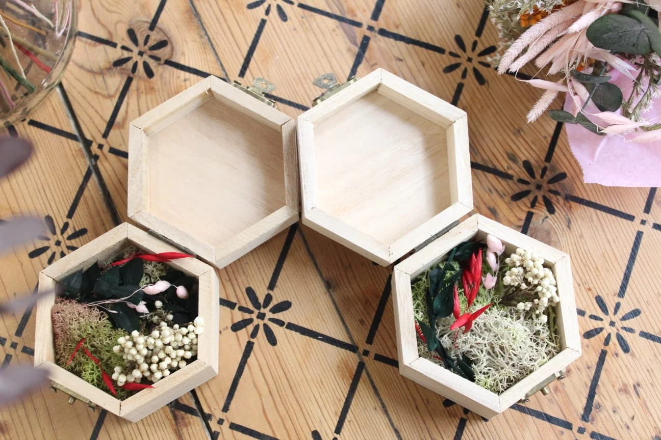 Porta Alianzas de Madera Hexagonal-Cuadrado