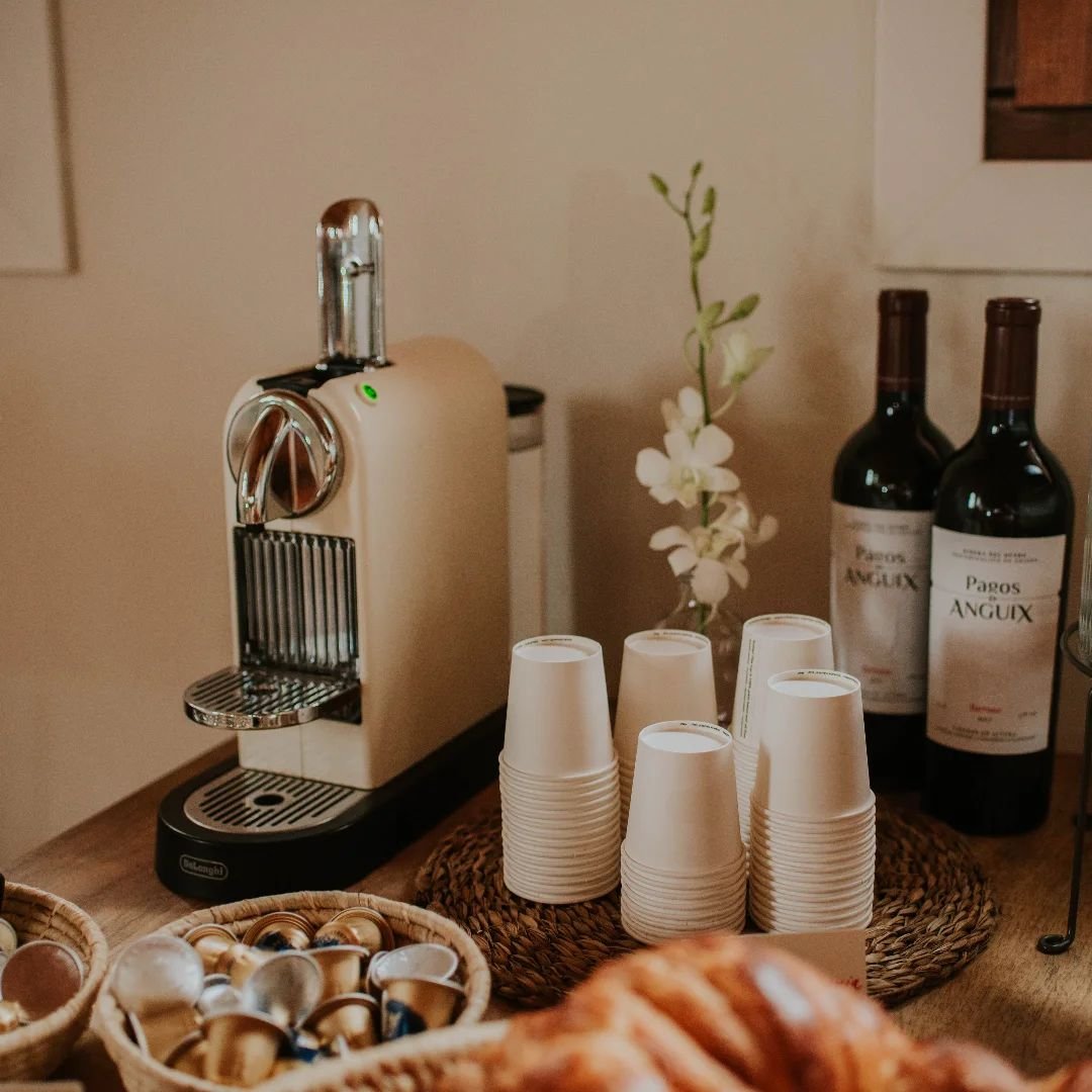 Transformamos tus eventos corporativos en experiencias inolvidables, fomentando el bienestar y el compromiso de tus trabajadores.

Cliente: @pagosdeanguix
Fotograf&iacute;a: @lorena_carnero_

#decoraciondeespacios #estilismo #eventos #empresaslarioja
