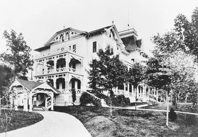 Rockefeller’s rambling retreat at Forest Hill, which was briefly run by the family as a hotel. (Courtesy of the Rockefeller Archive Center)