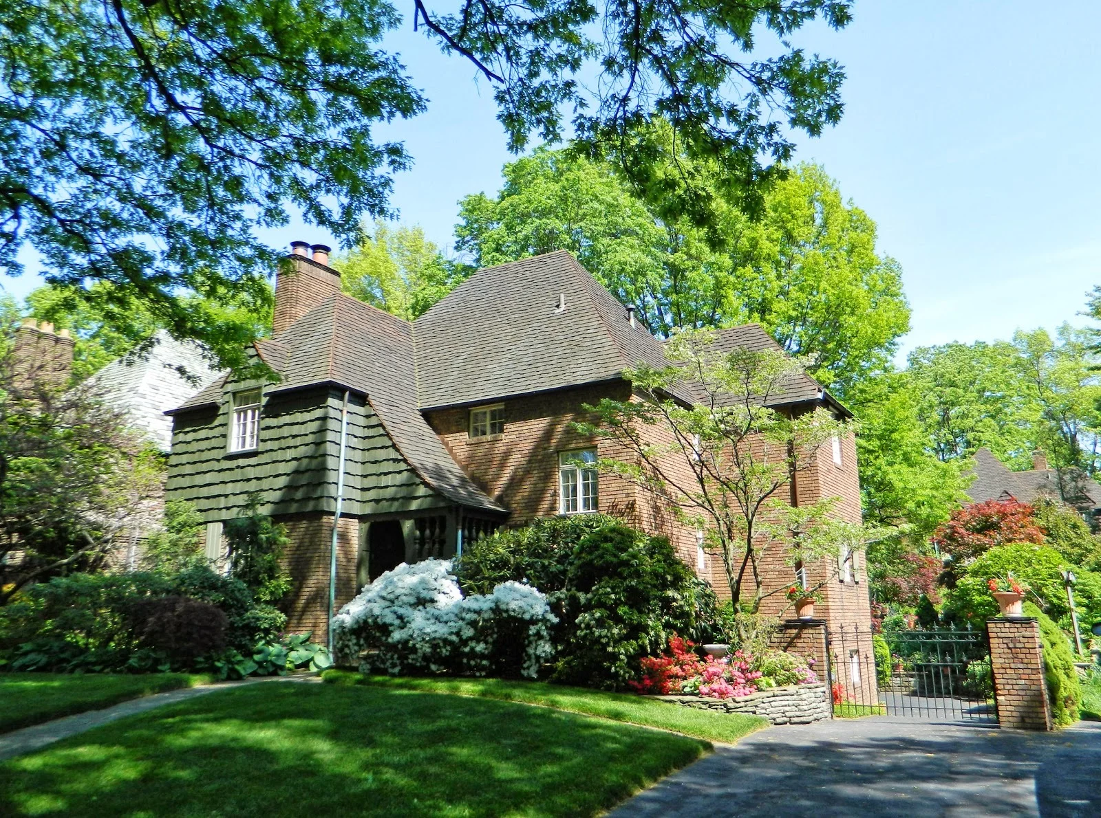 2013051516 Cleveland Heights 16010 Henley.jpg