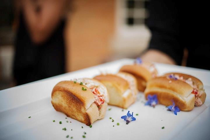 lobster roll.jpg