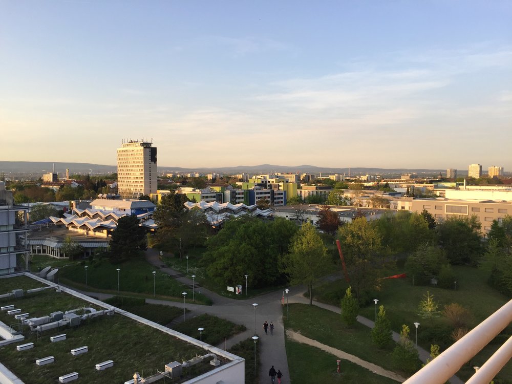 Letzter Abend auf einem Unigebäude, Frühjahr '18