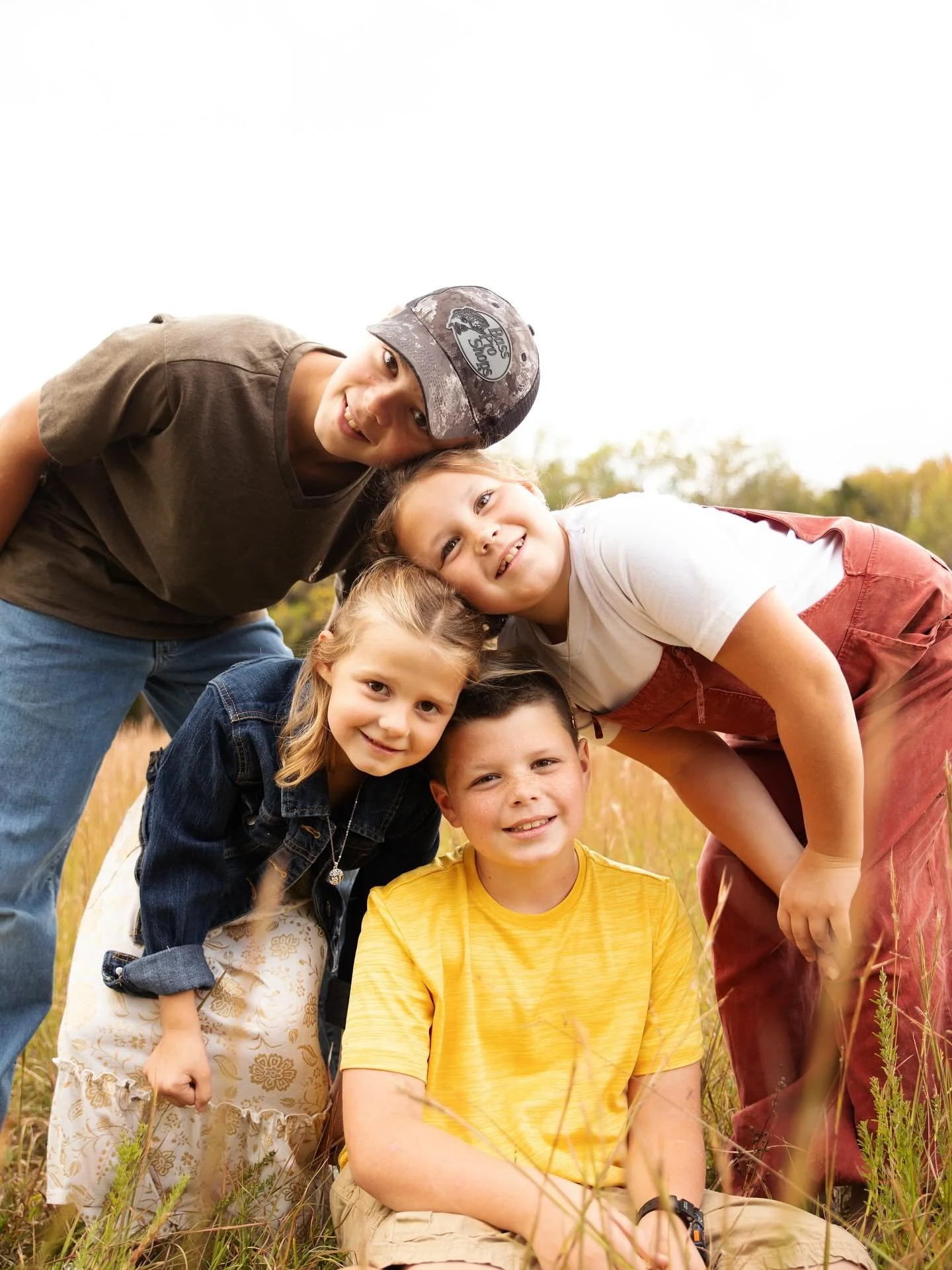 Lastnight with The Gibson&rsquo;s! 🍂🍁

Could the fall color be any more perfect!

They shared with me that they&rsquo;ve not ever done family pictures and I seriously could not be more honored that they chose me to take these for them! 

Thanks for