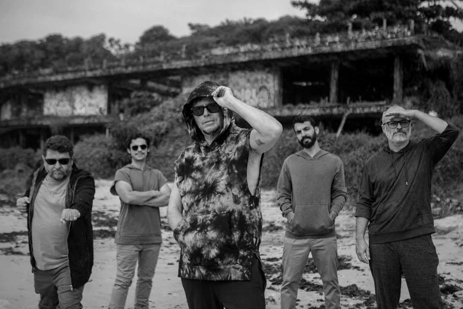 Foto Promo #2 (Credito Foto -  Tiago Calazans).png