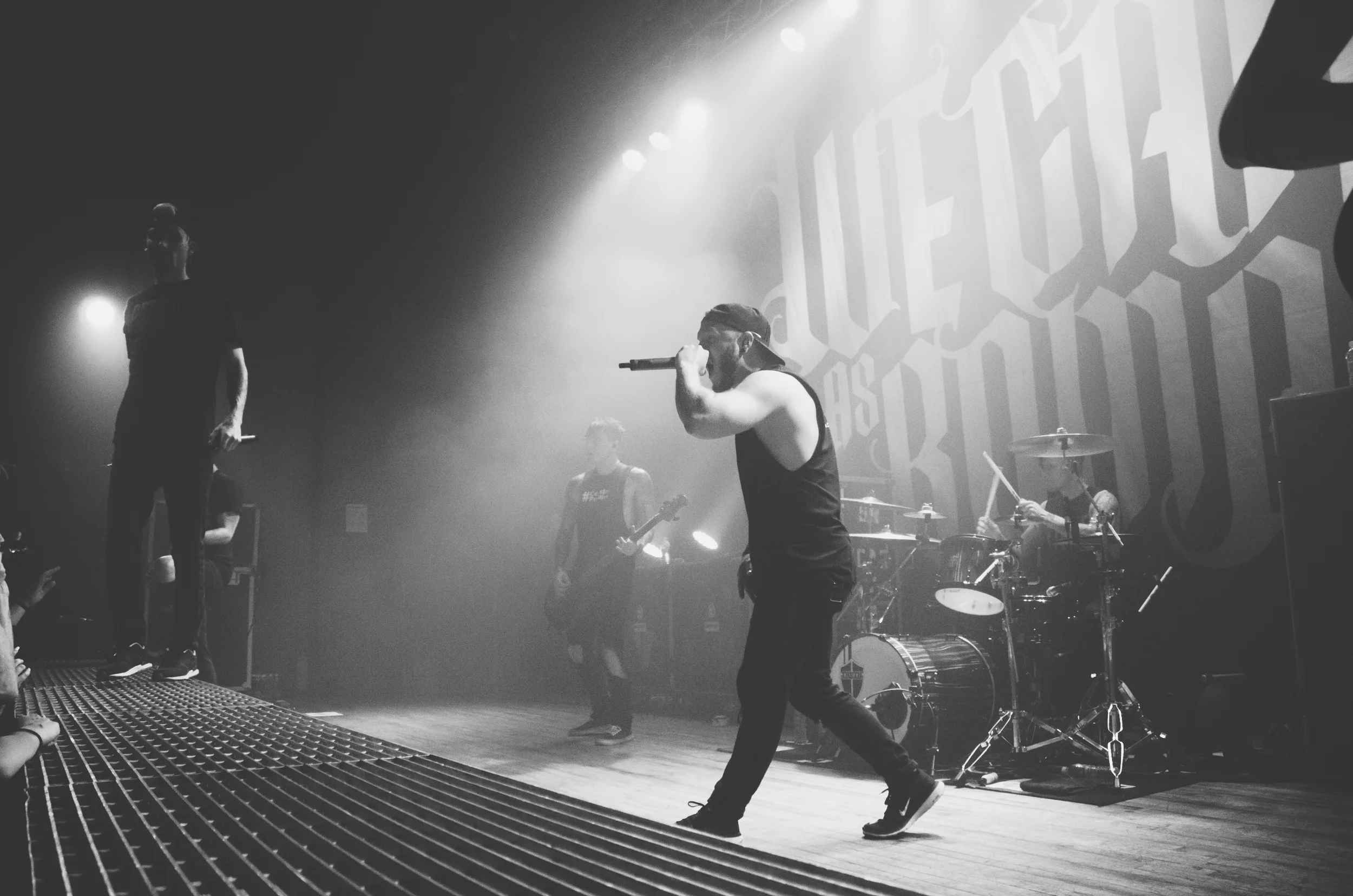 WCAR-868.jpg