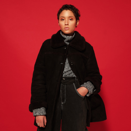 willyverse Yamel - black standing, vanessa garland.png