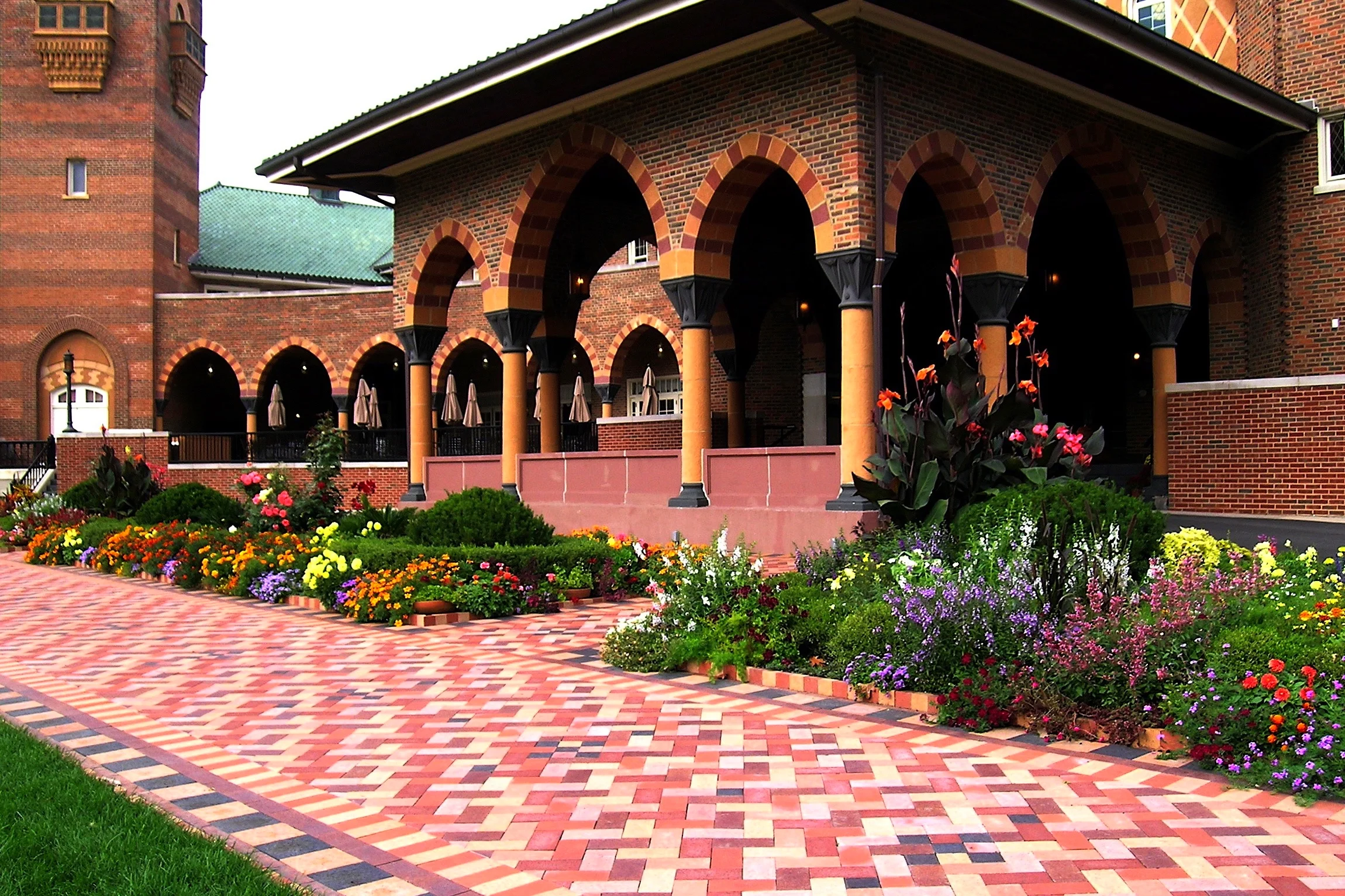 Color, Structure, Paving