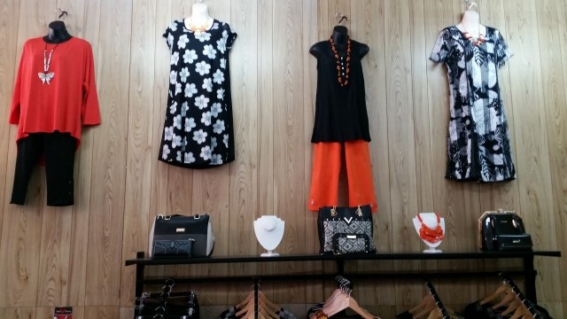 Donald Bevs Baubles5 20161014 sml.jpg