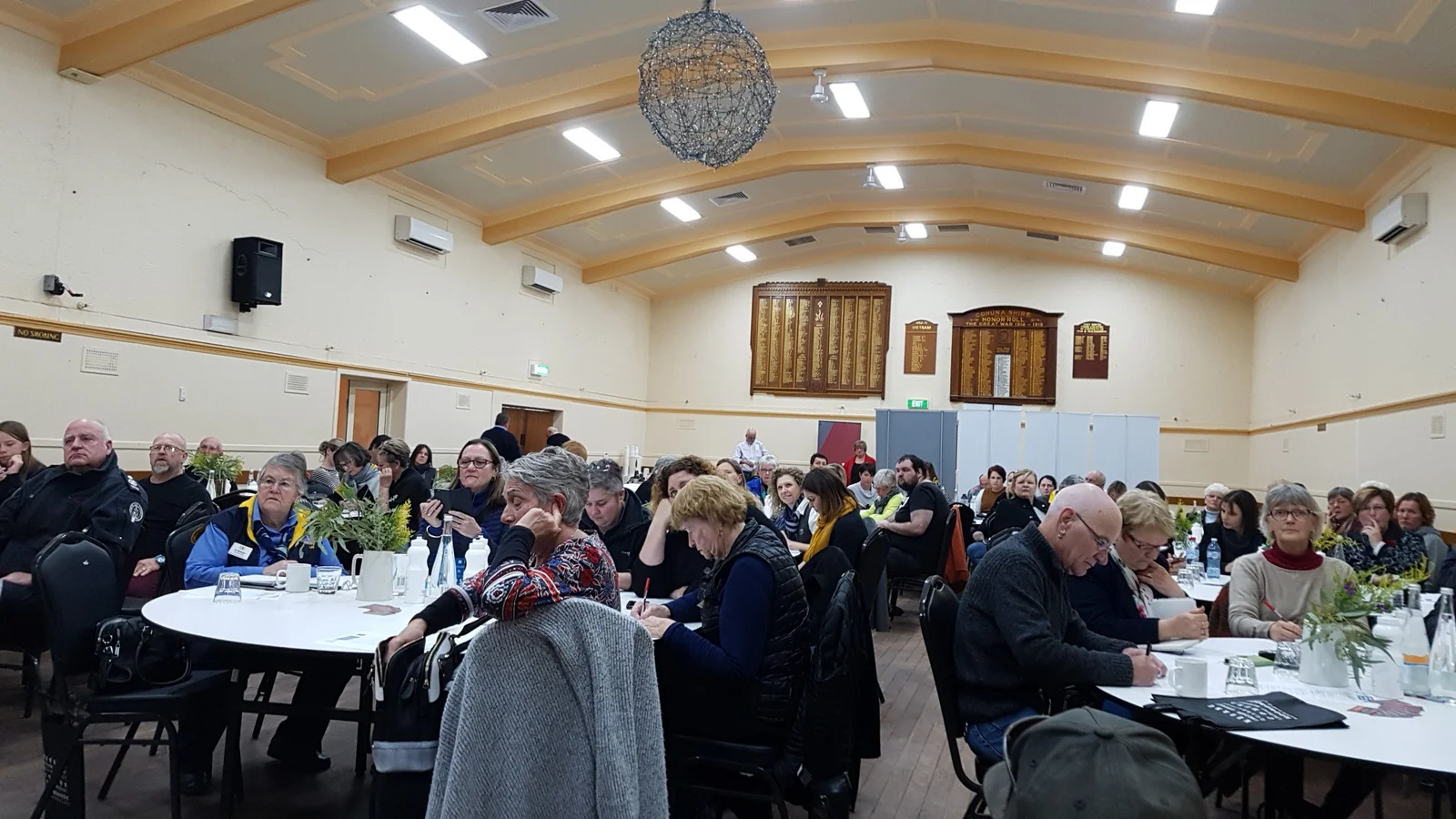 1-ST Crowd front 20180713.jpg