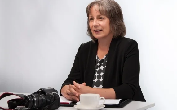 ANDERSON KerryKA-0121 landscape cropped.jpg