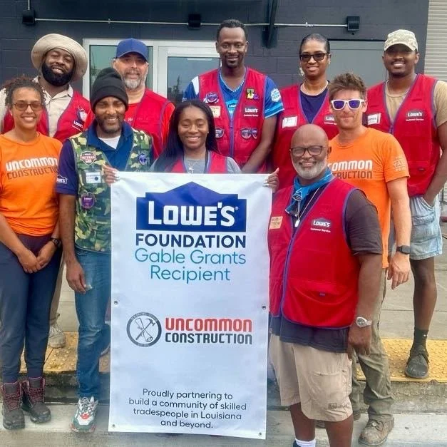 💙 Big love to our amazing volunteers from @lowes.foundation and our community who came out for a special Build Day!

This wasn&rsquo;t our usual day with apprentices&mdash;but it was just as powerful. Together, volunteers put together furniture, kno