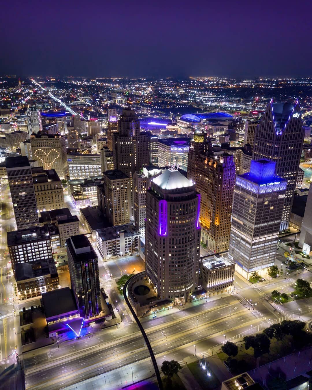 Detroit glows purple to honor George Floyd and others killed due to police brutality. #blm
