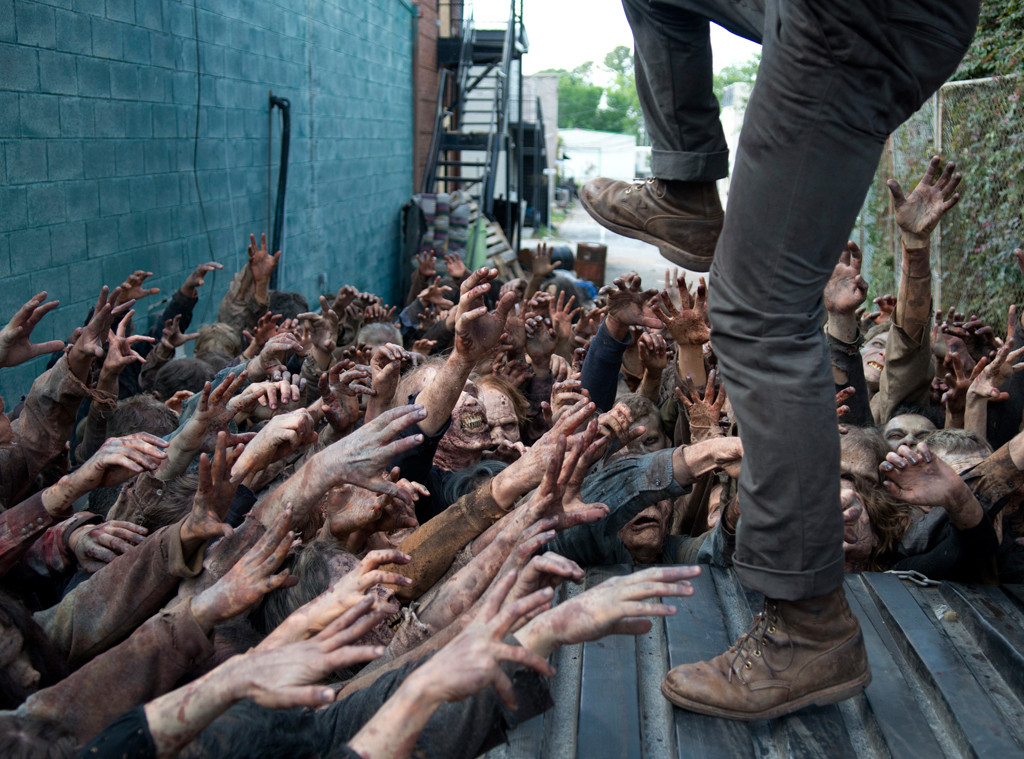 rs_1024x759-151026082930-1024.the-walking-dead-thank-you-glenn-3.ch.102615.jpg