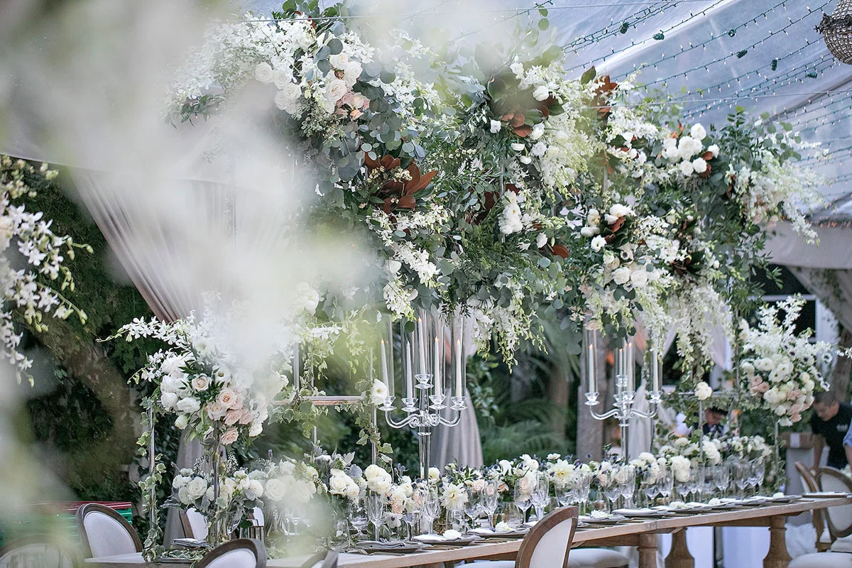 Rustic, organic Hotel Bel-Air wedding florals by Eddie Zaratsian, Photo by Jessica Claire Photography
