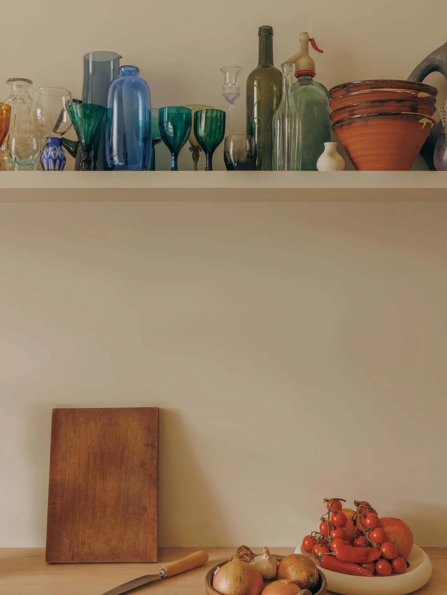 A Victorian flat in Edinburgh&rsquo;s Leith, reimagined with Costa Rican creativity and care. 

On our blog, we&rsquo;re sharing the story of La Casita &mdash; glass artist @julibd___com&rsquo;s newly restored home, created in collaboration with @arc