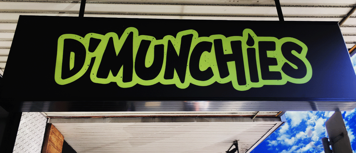 SCRIMWORKS_EXTERIOR_ACRYLIC_PERSPEX_SIGNAGE_BANNER_MESH_SHADE_CLOTH_PRINTED_CONSTRUCTION_EVENTS_SIGNAGE_FENCING_LIGHT_BOX_DMUNCHIES_1.png