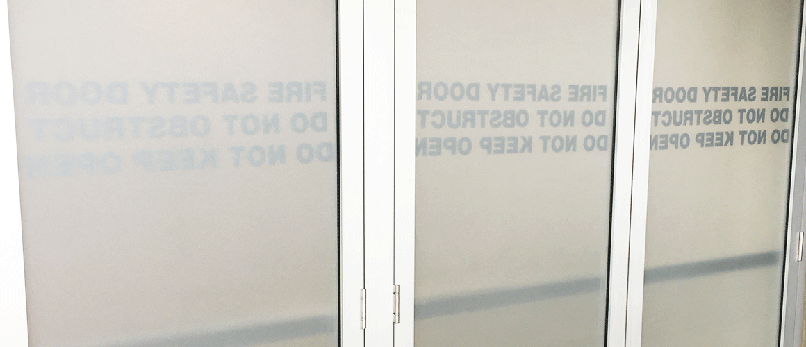 SCRIMWORKS_INTERIORS_WALL_GRAPHICS_MURAL_FROSTING_PRINTED_SIGNAGE_ROOTY_HILL_RSL_1.png