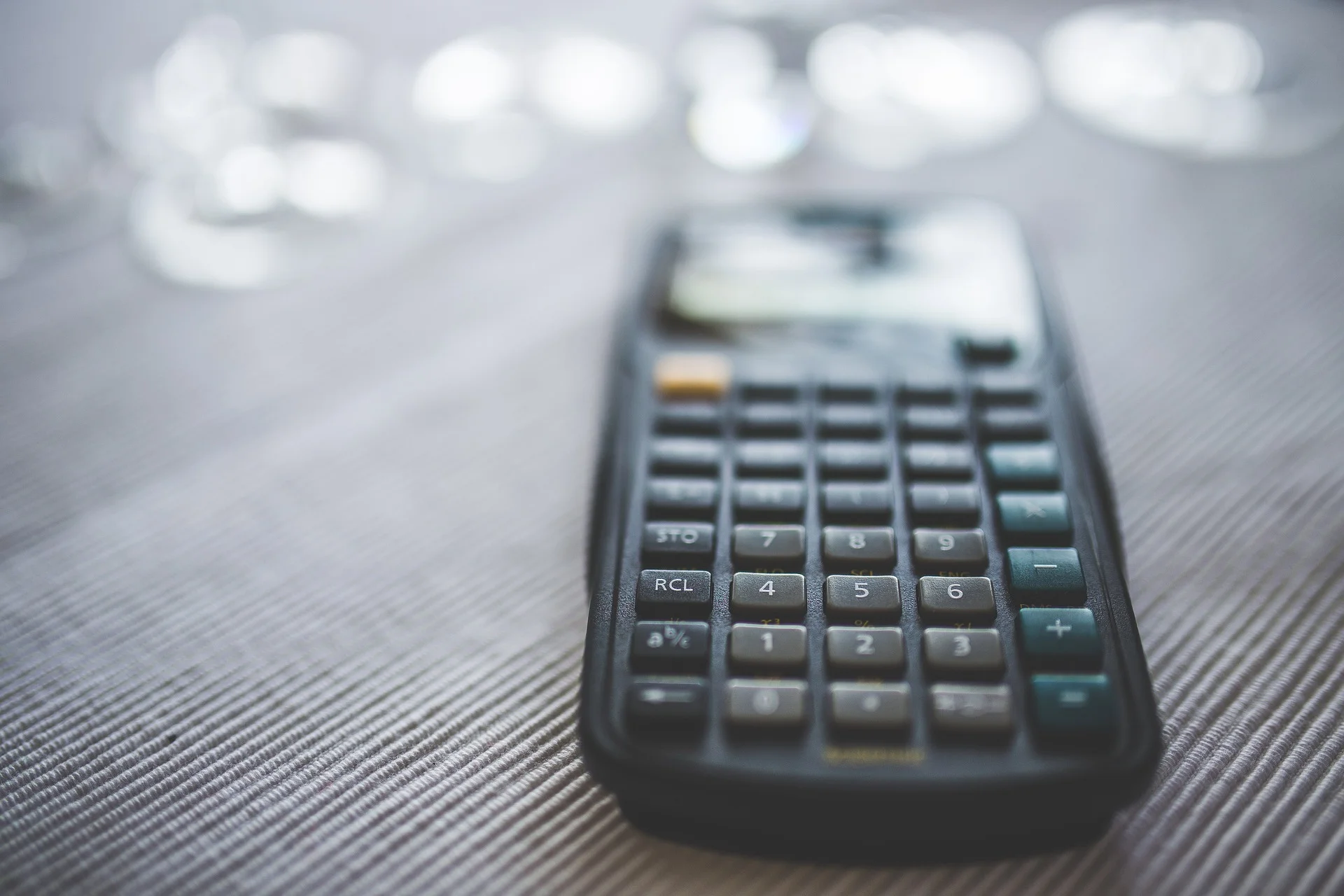 calculator-2620121_1920.jpg