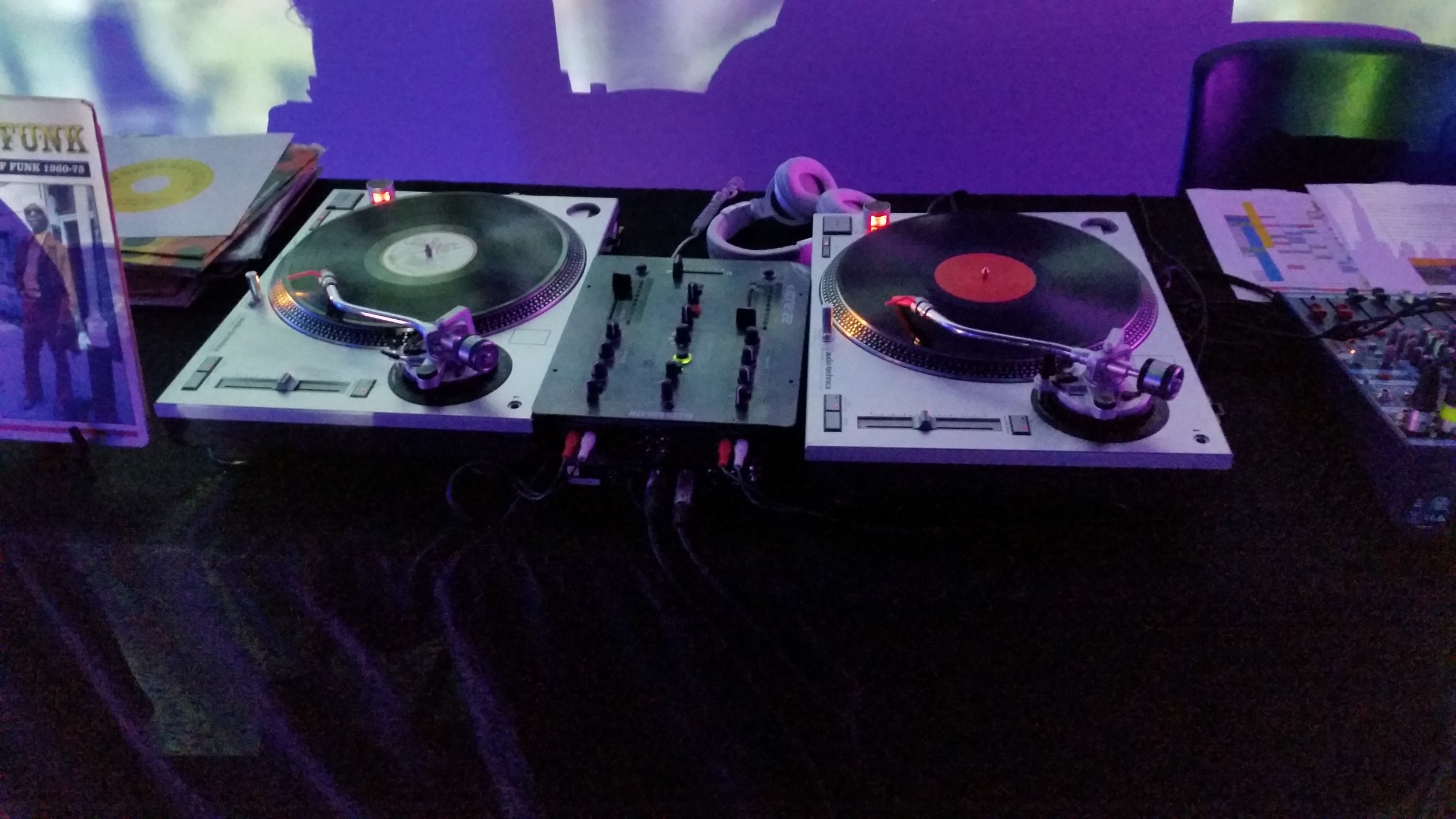 DJ set up