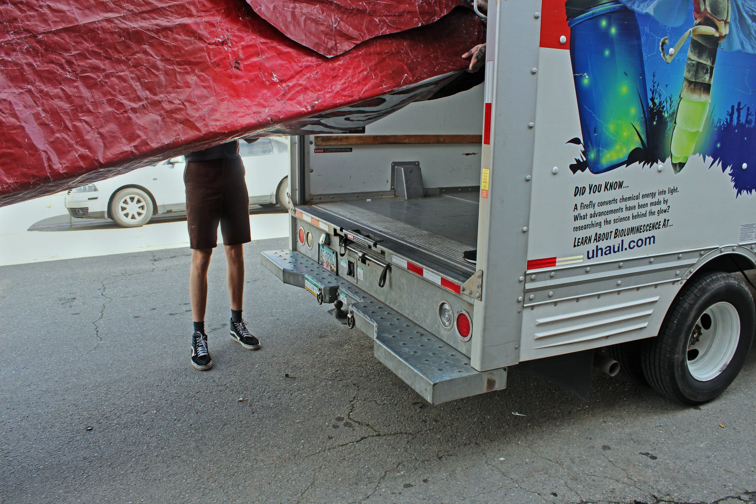 In a Robin Hood-like gesture, the group was selective about which billboards they cut down, intentionally targeting big businesses like Chase Bank and Budweiser. On Valentine's Day they loaded the tents into a U-Haul and drove them to the Northgate residents who were told to expect the delivery.