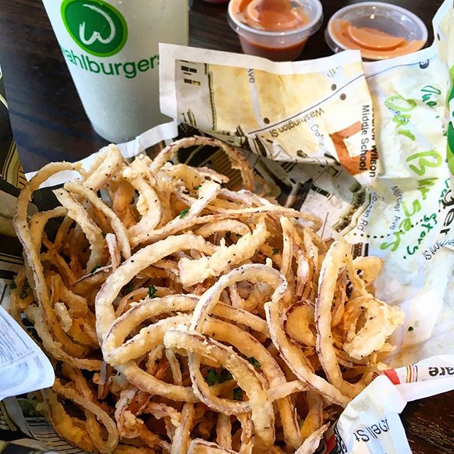 Really enjoyed the onion rings at Wahlburgers, check out our latest post about our visit there at theorlandotravelguide.com 
#instagood #instadaily #family #fun #foodie #wahlburgers #theorlandotravelguide #orlando #downtownorlando