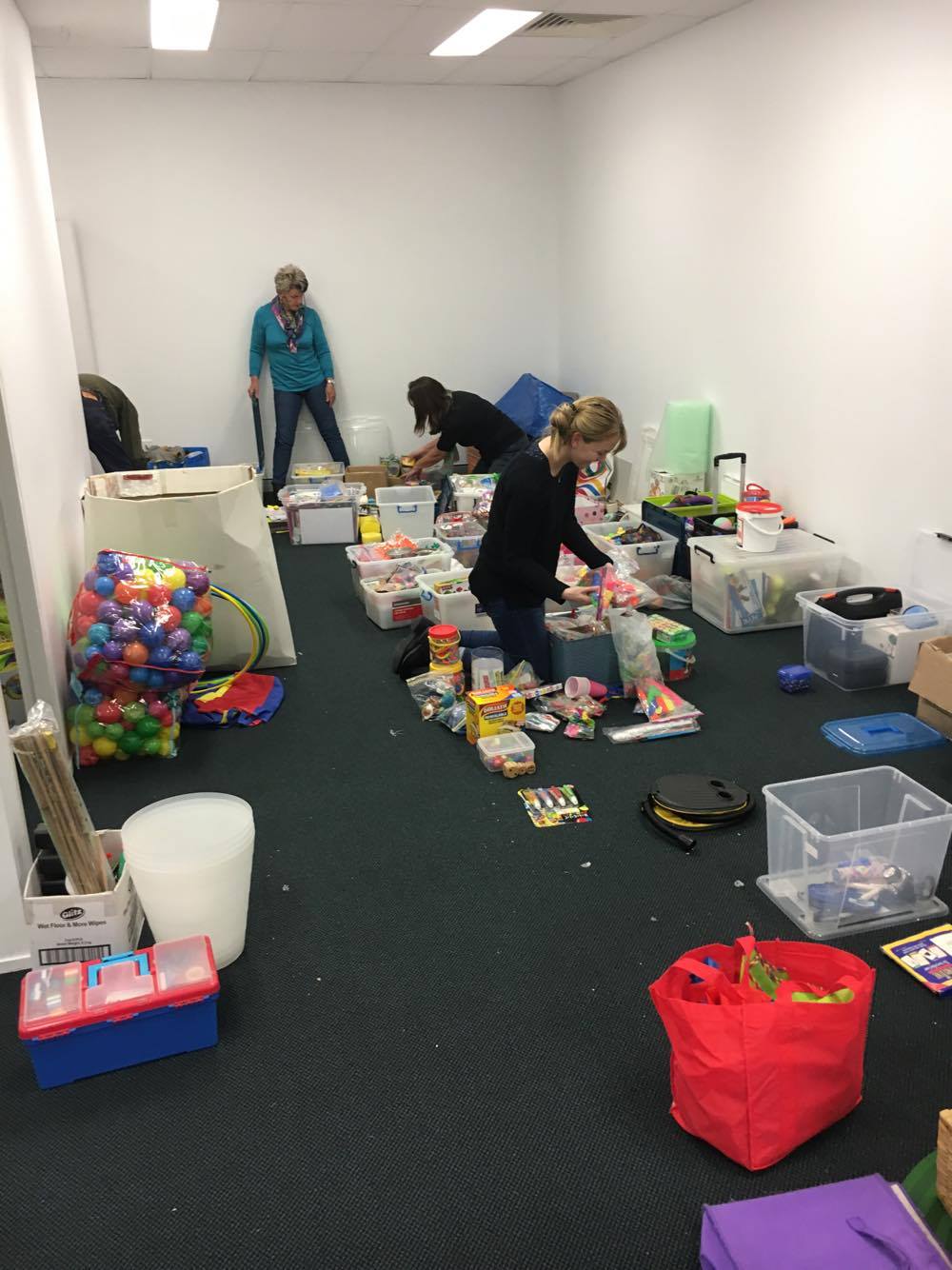 Thanks to Sandra (OT) and her family from Perth who helped move on Mothers' Day. Plus Sabrina (OT) and Ash (OT) who helped with organising and moving too!
