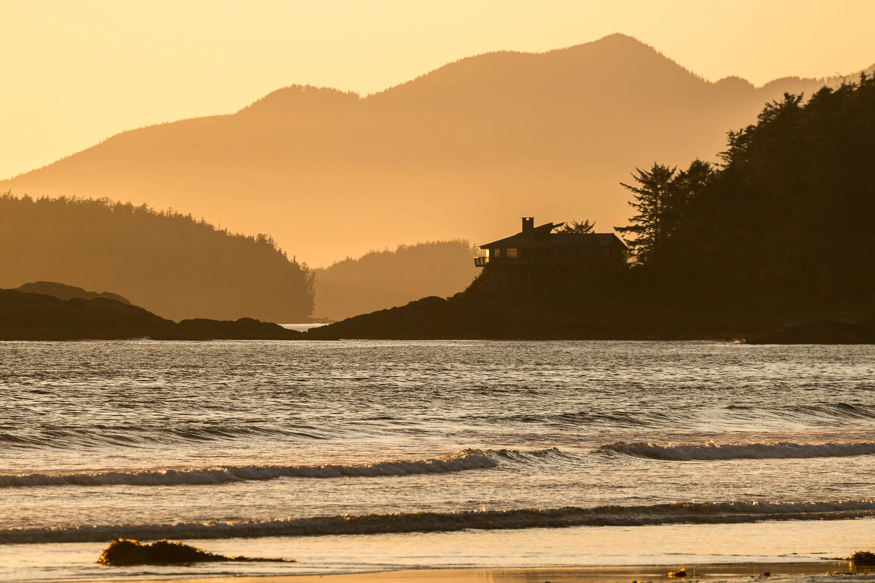 tofino_surf_photography-autumn_glow_chesterman_beach.jpg