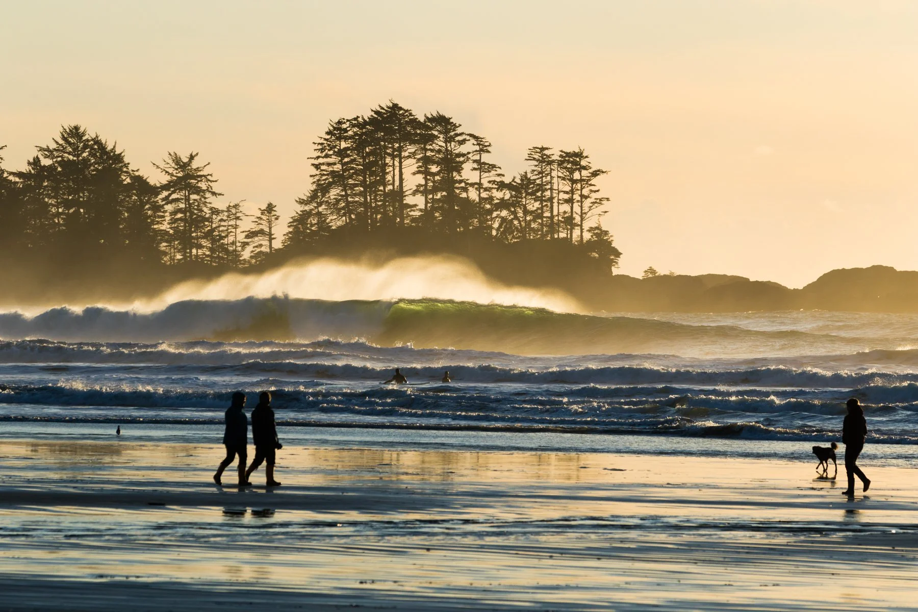 Tofino_Surf_Photography - Lightning_at_the_door.jpg