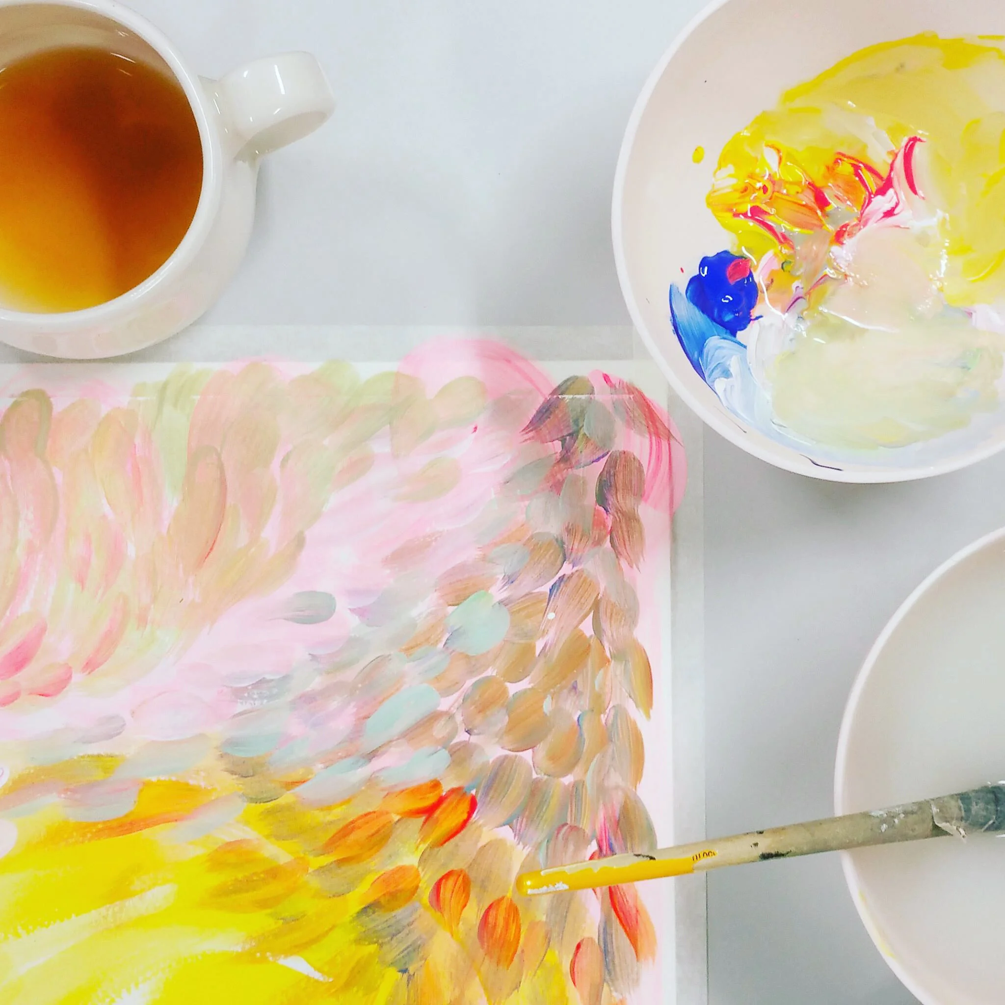  Painting and drinking tea 