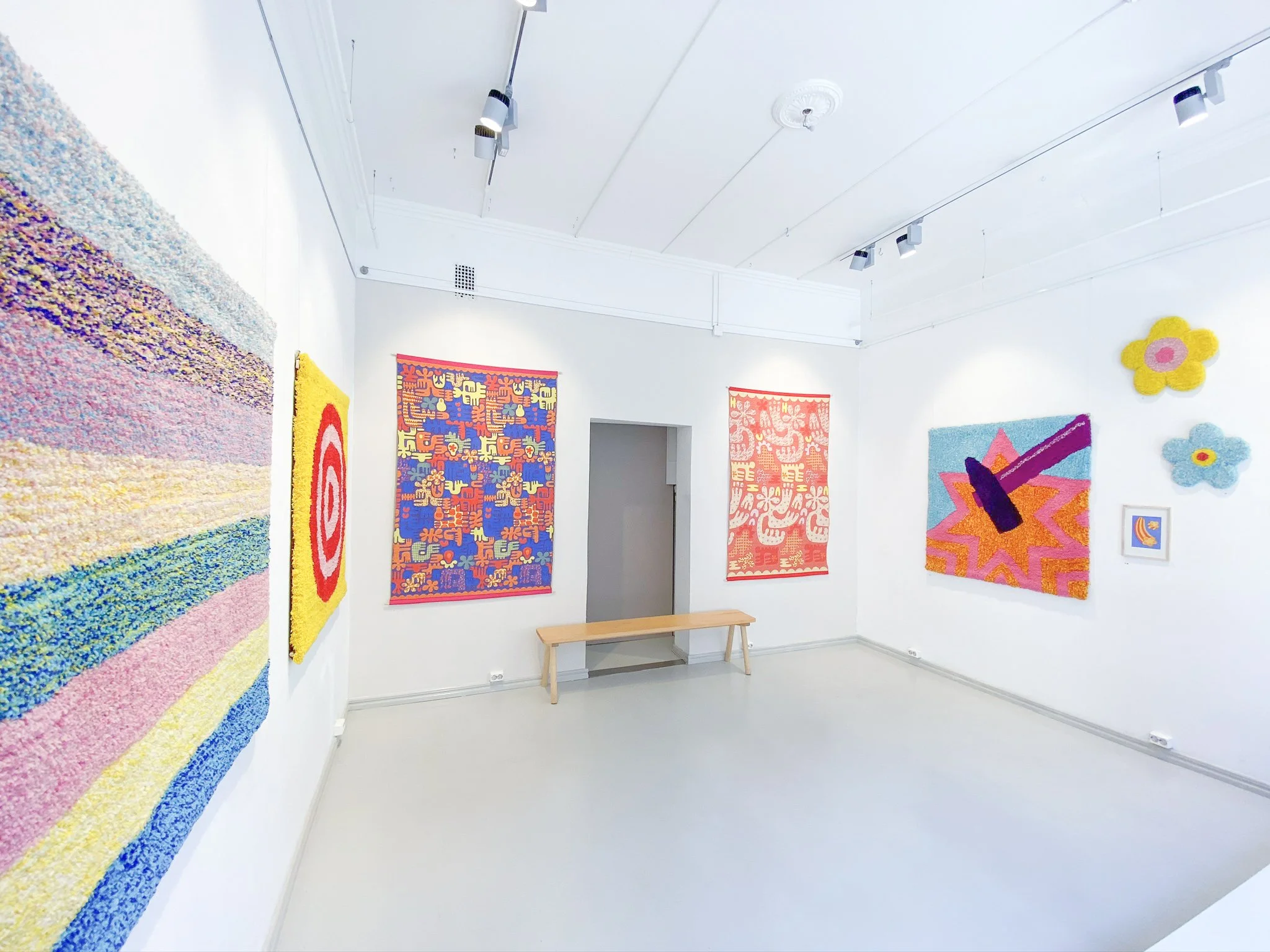 Pussyeyes and nippleflowers (2020) at Lokal + Satellite Space Gallery, photo by Sampo Leiniitty
