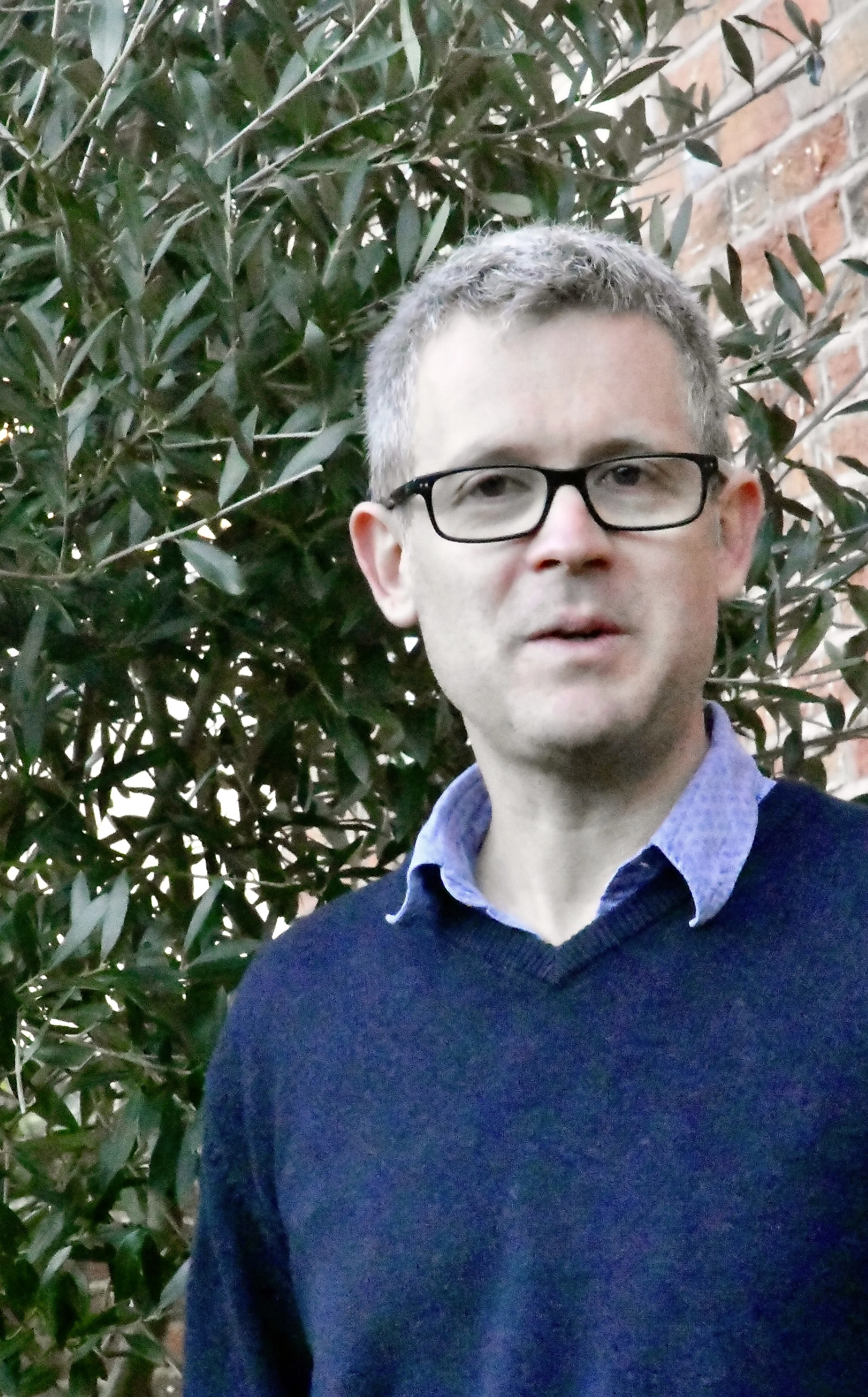 Ed Ikin studied biology before training at the Crown Estate and at RHS Wisley. Before joining RBG Kew’s sister site, Wakehurst, he worked in prominent gardens including Chelsea Physic Garden and Nymans.