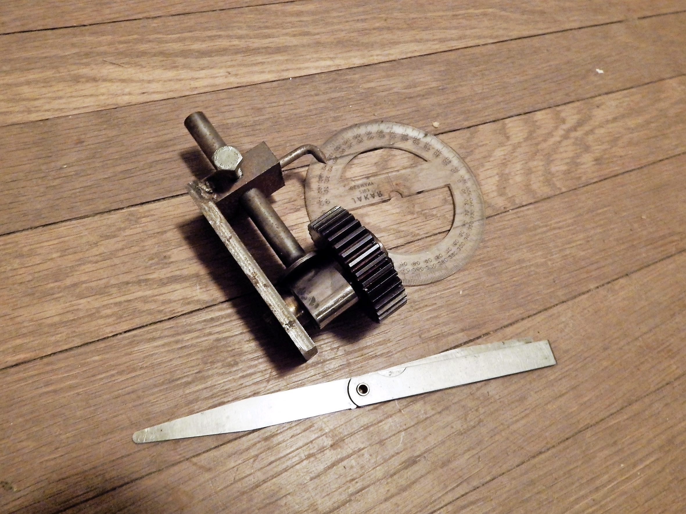 Rick’s home-made, portable cam checker. He needs to get out more