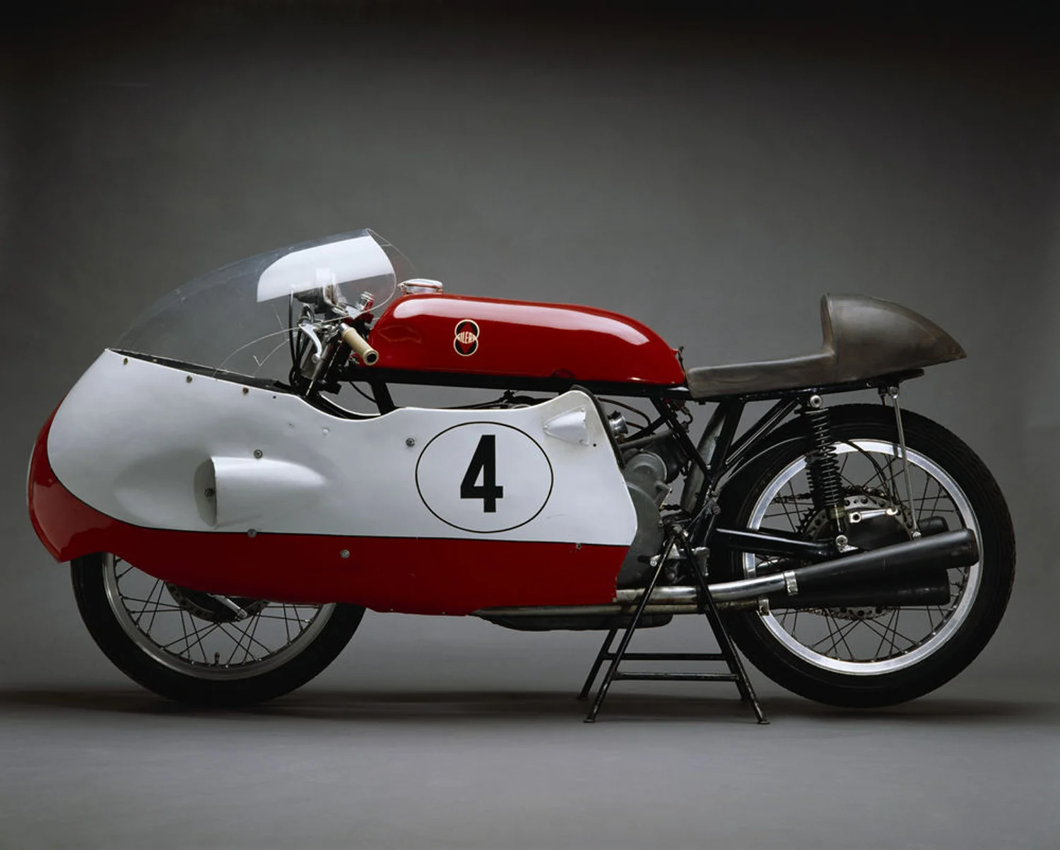 Gilera dominated the 500 class in the ’50s, climaxing in two record-breaking ‘dustbin’ seasons