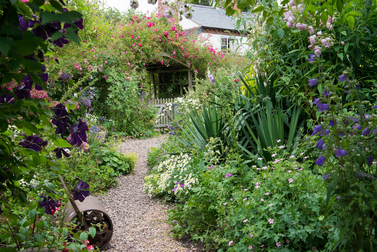 An English Cottage Garden Landscape Magazine
