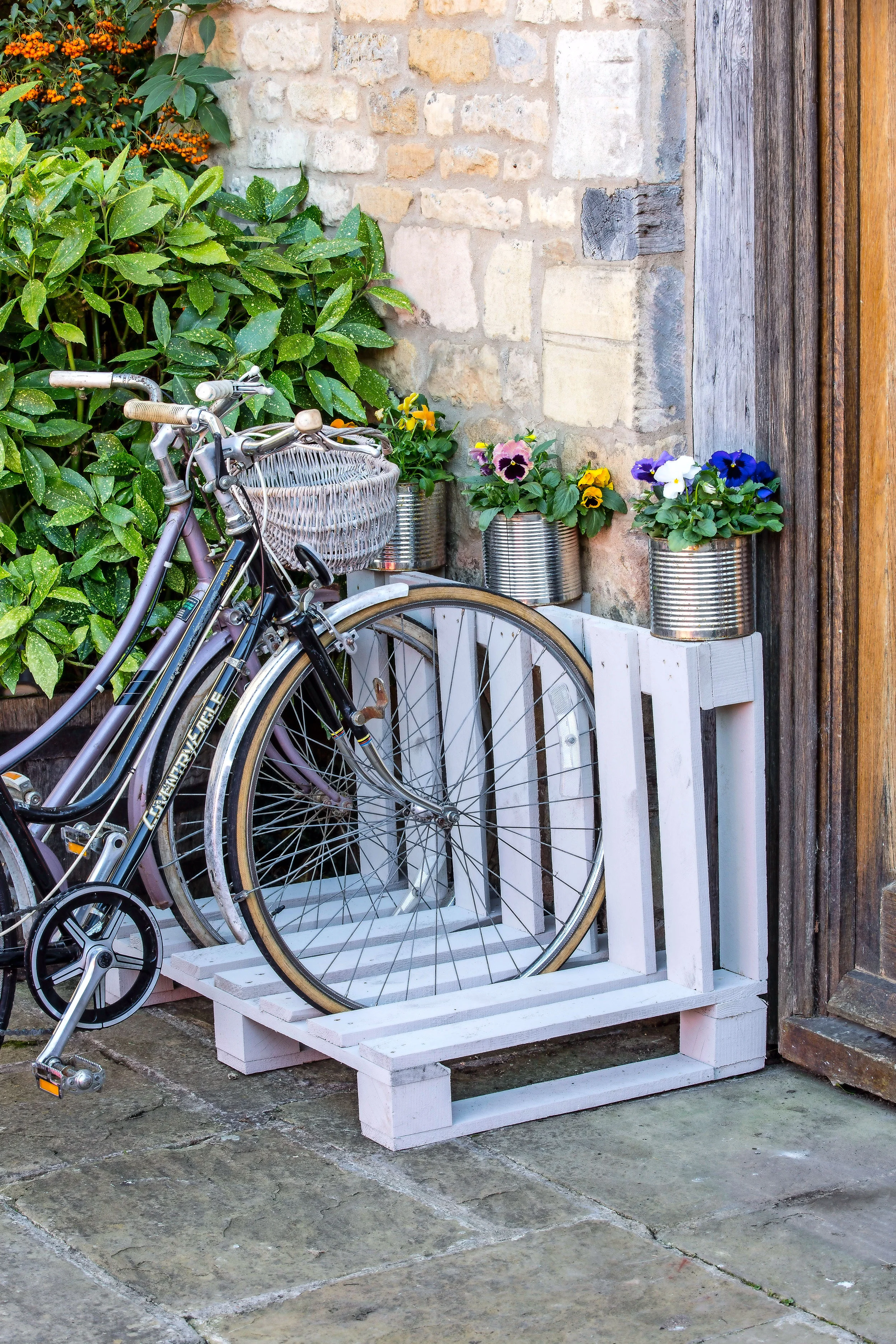 LandScape-magazine_R-Faulks_Craft_pallet-bike-rack-main.jpg