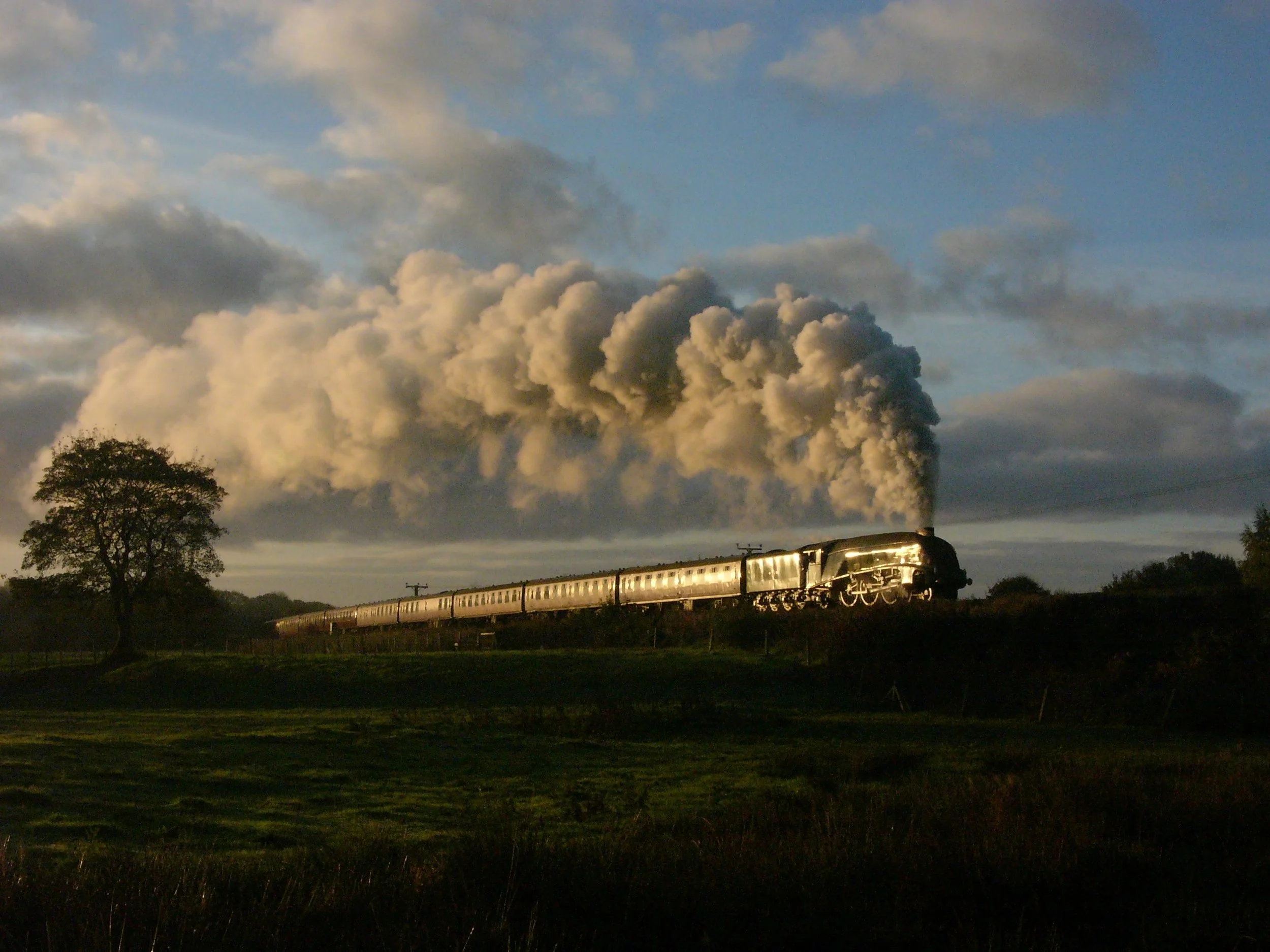 Returning to the East Lancashire Railway this March, ‘A4’ No. 60009 Union of South Africa powers past Burrs on October 18 2017 during a 3P20 photo charter. TOBY JENNINGS/SR