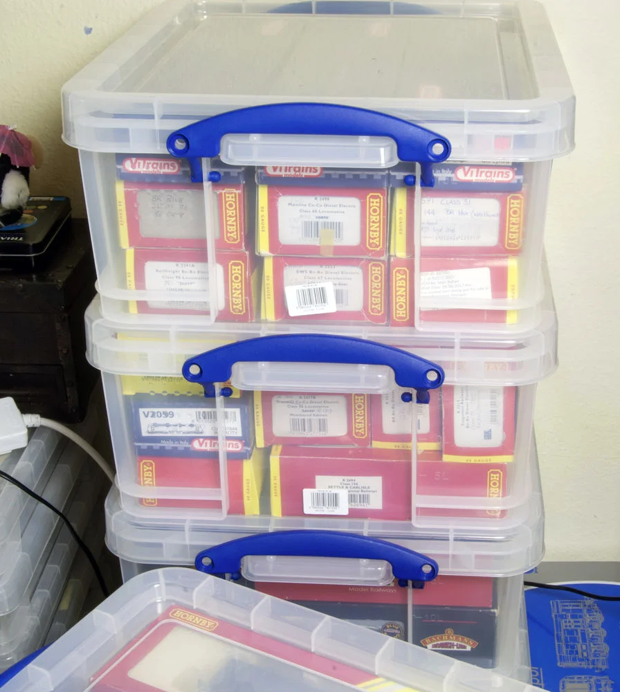 MR247 Storing models pic 010 LEAD_preview.jpg