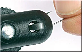 spade end hook tyer