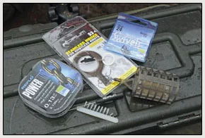 1. You will need a 1oz Korum cage feeder, size 16 Korum S3 hooks, size 24 mini swivel, 0.13mm (4lb 12oz) Reflo Powerline for hooklength, Korum Rig Stops, plus Korum Quickstops and Quickstop Needle