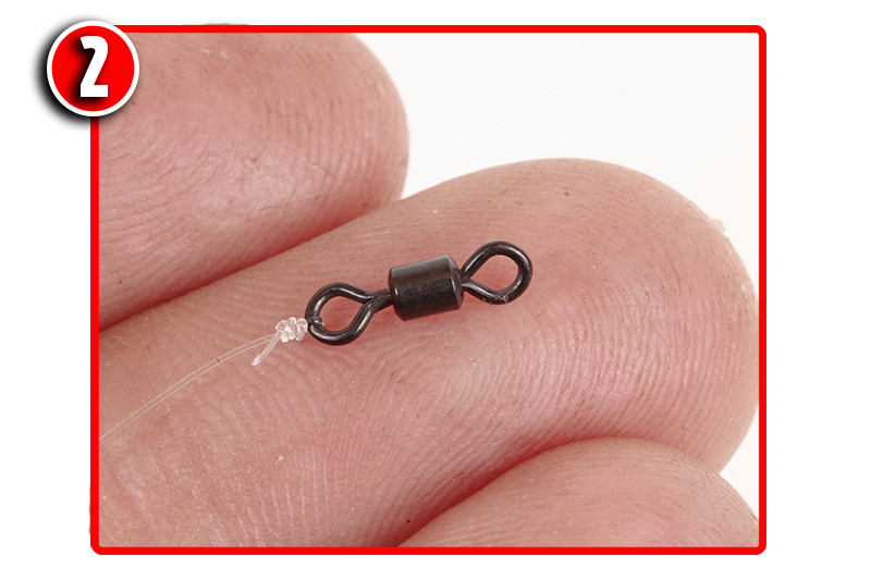 At the other end of the hooklength attach a mini swivel using a four-turn grinner knot. The hooklength should be around 4in long