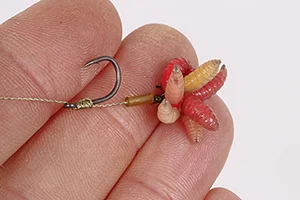 Threaded maggots 6 - The finished rig is very neat.jpg