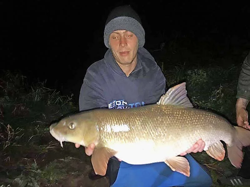 Adam Lau 14lb 2oz River Dearne Barbel.jpg